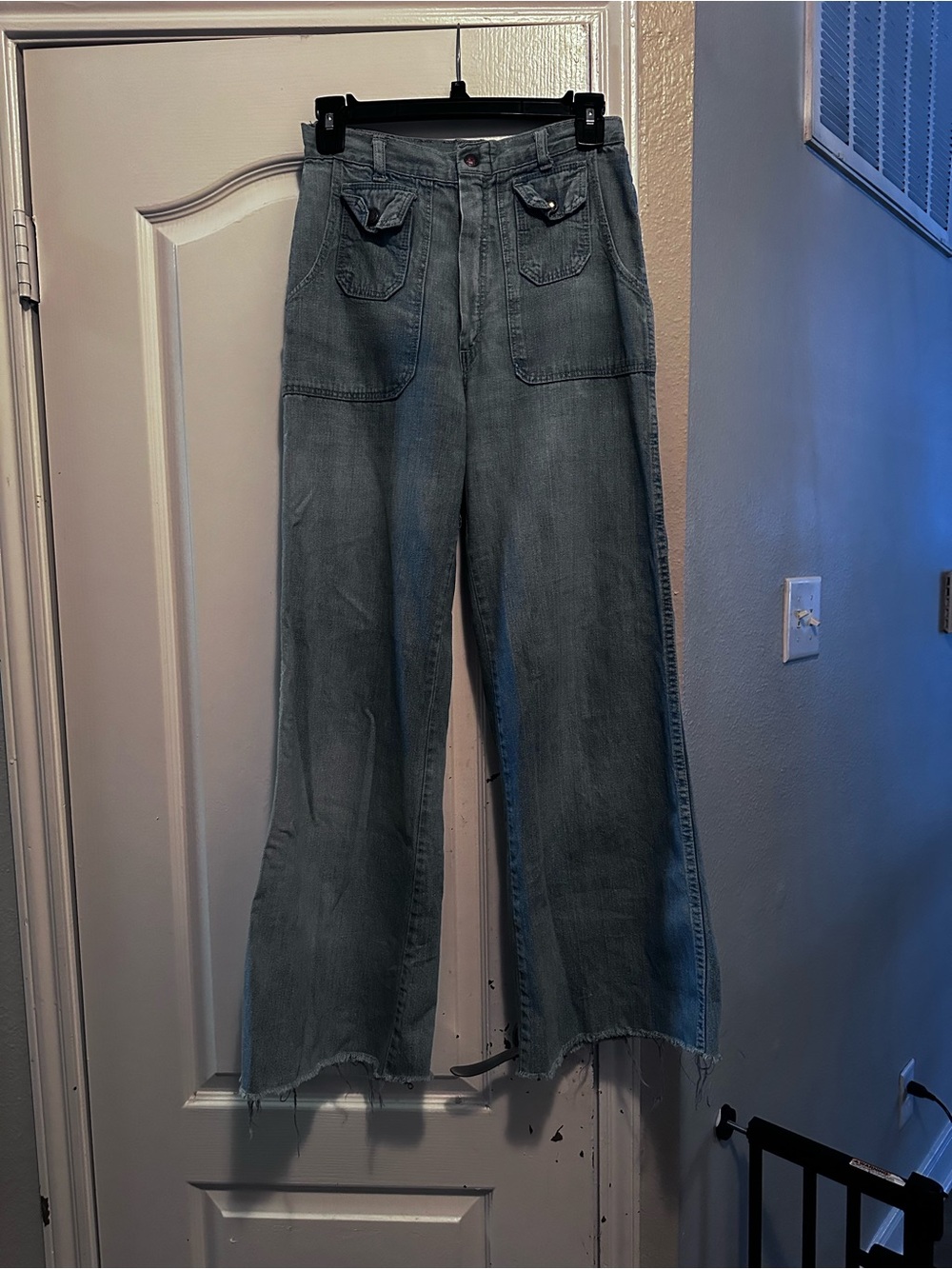 True vintage Women’s High-Waist Light Blue Wide-Leg Jeans